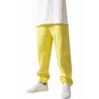 Męskie spodnie dresowe // Urban Classics Sweatpants yellow