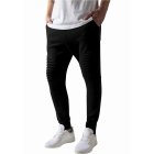 Męskie spodnie dresowe // Urban Classics Pleat Sweatpants black